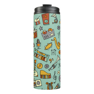 Musikinstrumente, Vintages Skizzenmuster. Thermosbecher