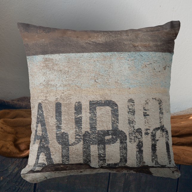 Musikliebhaber im urbanen Loft-Stil Kissen (Von Creator hochgeladen)