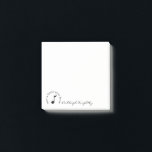 Musiknote Skriptname Schwarz-weiß Personalisiert Post-it Klebezettel<br><div class="desc">Modernes, musikalisches personalisiertes Notizblock mit einer Single-Musiknote mit dem Sprichwort NUR EINE KLEINE HINWEIS AUS NAME zeigt den personalisierten Namen in einem bearbeitbaren handgeschriebenen oder Signatur-Schriftart Stil. ÄNDERUNGEN: Sie können den Text Schriftart Stil, Größe, Farbe und Platzierung ändern, indem Sie im Bereich PERSONALISIEREN auf ANDERE KLICKEN. HILFE: Für Hilfe bei...</div>