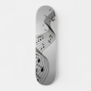 Musiknoten auf Silber Skateboard