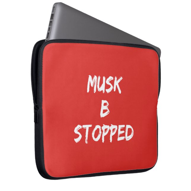 MUSK B AUFGESCHLOSSEN LAPTOPSCHUTZHÜLLE (Vorne Rechts)