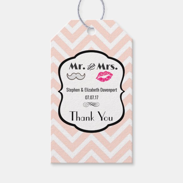 Mustache & Lips Mr. & Mrs Peach Zickzack Wedding Geschenkanhänger (Vorderseite)