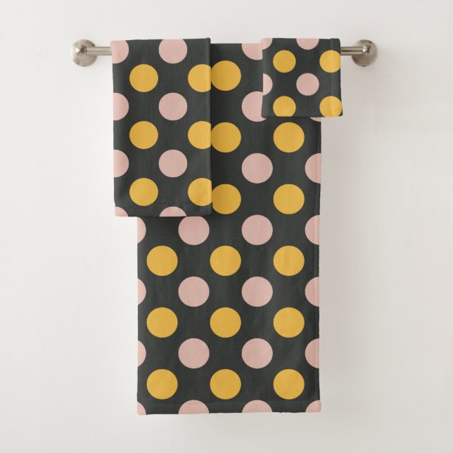 Mustard Yellow and Pink Polka Dot Pattern Badhandtuch Set (Insitu)