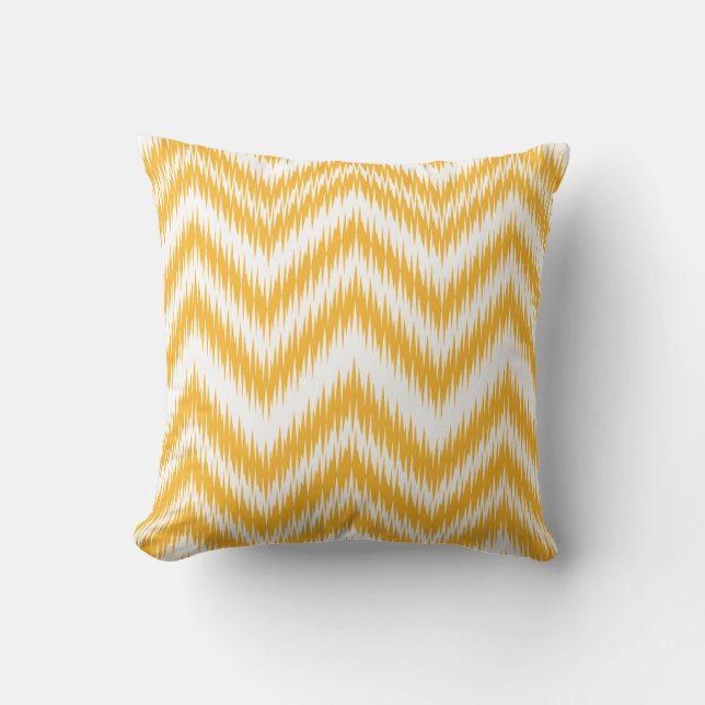 Mustard Zickzack Ikat Pattern Pillow Kissen (Vorderseite)