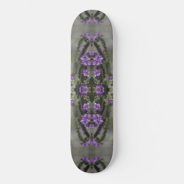 Muster der lila Wildblume Skateboard (Vorderseite)