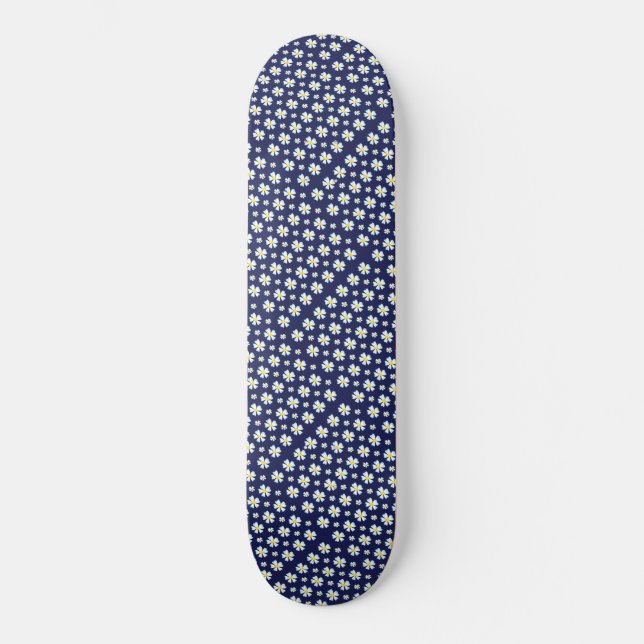 Muster der weißen Blume Thunder_Cove Skateboard (Vorderseite)