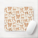 Muster der Whimsical Terracotta Bows Mousepad<br><div class="desc">Coquette und skurrile Mousepad mit handgezeichneter Darstellung von Terrakottaböschen und Herzmustern.</div>