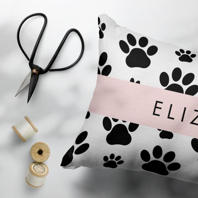 Muster, Dog Paws, Schwarz und Weiß, Ihr Name Kissenbezug (Von Creator hochgeladen)