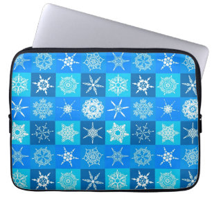 Muster für blaue Schneeflocken Laptopschutzhülle