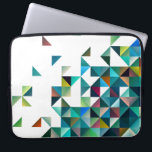 Muster für farbenfrohe geometrische Formen Laptopschutzhülle<br><div class="desc">Coole moderne geometrische Formen und Dreiecke. Blauer Farbton mit rot-gelben Akzenten</div>