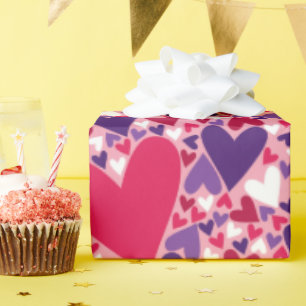 Muster für lila und rote Herzen Geschenkpapier