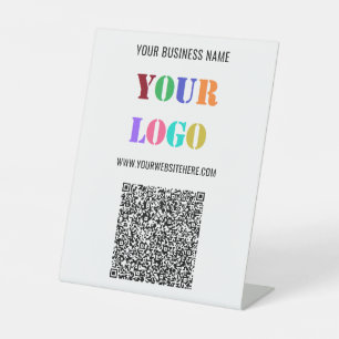 Muster für QR-Code und Logos für das Geschäftsfeld Sockelschild