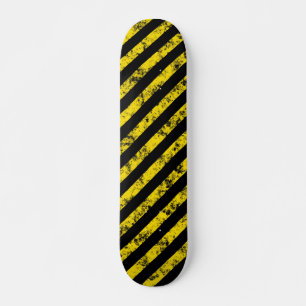 Muster für schwarz-gelbe Grunge-Vorsichtsstreifen Skateboard