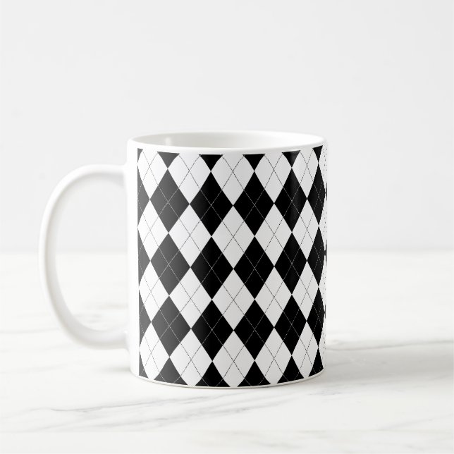 Muster für Schwarzweiß-Raute Preppy Geometric Kaffeetasse (Links)