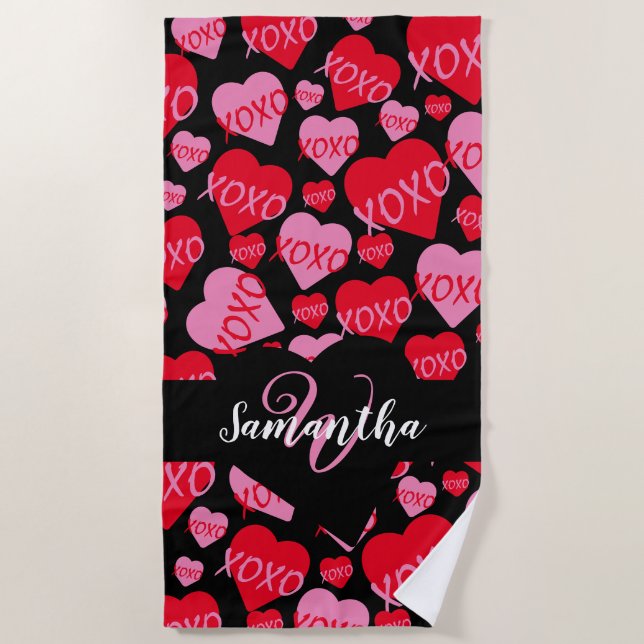 Muster Herz XOXO Liebe Rosa Schwarzes Monogramm Strandtuch (Vorderseite)