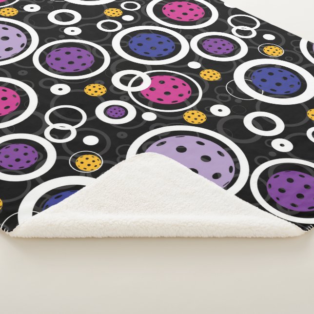 Muster mit schwarzen Pickleballs Sherpadecke (3/4)