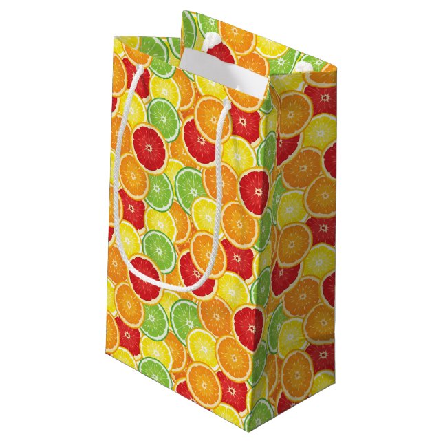 Muster mit Zitrusfrüchten Kleine Geschenktüte (Rückseite Schrägansicht)