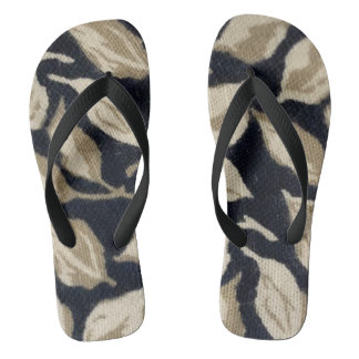 Muster stilisierter Blätter Flip Flops