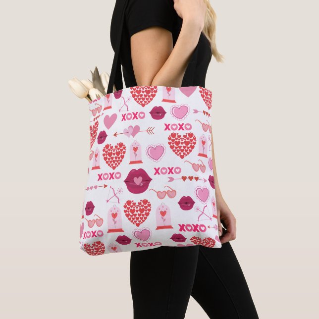 Muster Valentinstag 2024 Hintergrund mit Herz Tasche (Von Nahem)