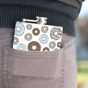 Muster von Donuts, blauen Donuts, braunen Donuts Flachmann