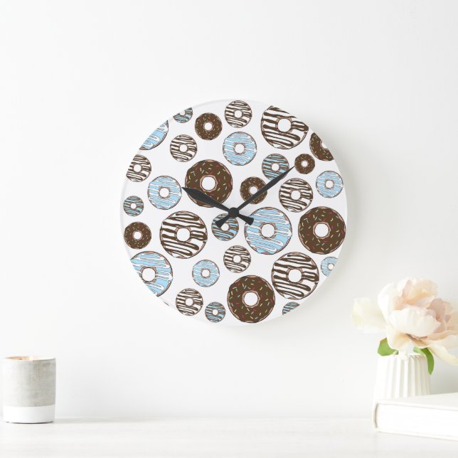 Muster von Donuts, blauen Donuts, braunen Donuts Große Wanduhr (Zuhause)