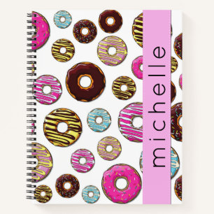 Muster von Donuts, farbenfrohe Donuts, Ihr Name Notizbuch