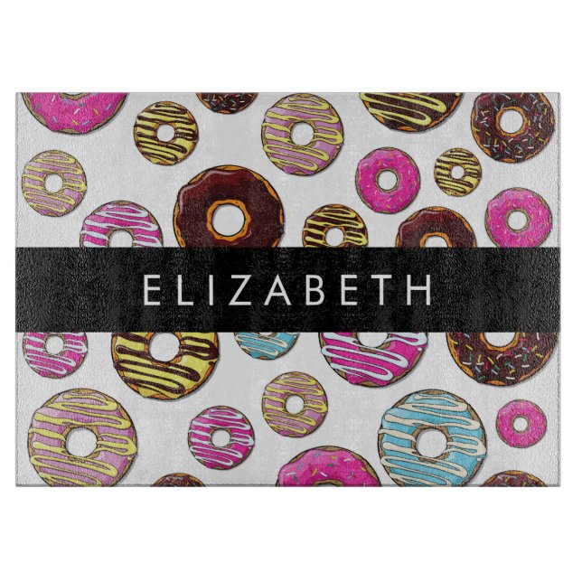 Muster von Donuts, farbenfrohe Donuts, Ihr Name Schneidebrett (Vorderseite)