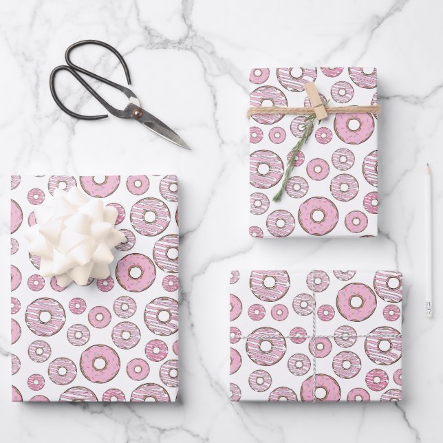 Muster von Donuts, rosa Donuts, Sprinklen Geschenkpapier Set (Vorderseite)