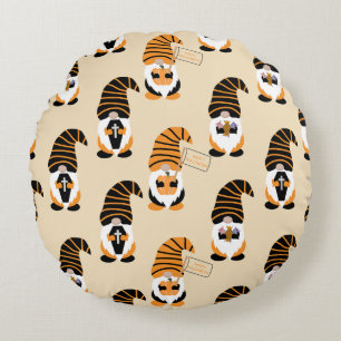 Muster von Gnomen, Halloween-Gnomen-Trick oder -Be Rundes Kissen