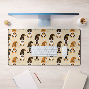 Muster von Gnomen, Halloween-Gnomen-Trick oder -Be Schreibtischunterlage