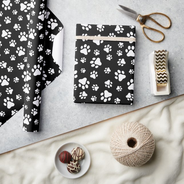 Muster von Paws, Paw Prints, Schwarz und Weiß Geschenkpapier (Kunsthandwerk)