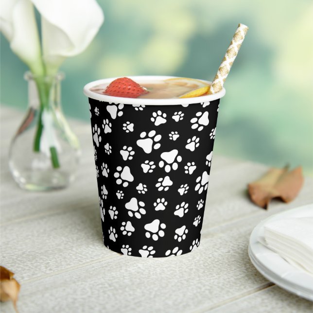 Muster von Paws, Paw Prints, Schwarz und Weiß Pappbecher (In Situ)