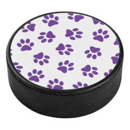 Muster von Pfoten, Hundeschäften, Lila Pfoten Eishockey Puck