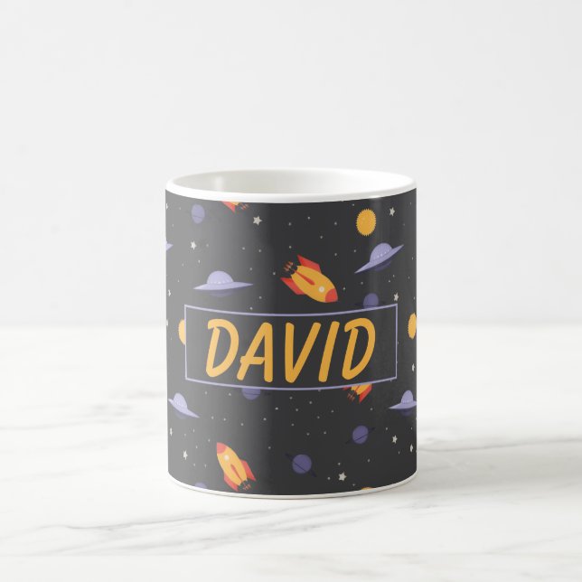 Musterraum orange schwarzer Name Kaffeetasse (Mittel)