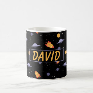 Musterraum orange schwarzer Name Kaffeetasse