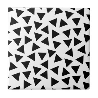 Mutiger Schwarzweiss-Dreieck-Druck Fliese