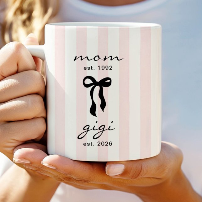 Mutter an Gigi Tasse mit Schleife (Von Creator hochgeladen)