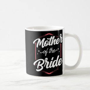Mutter der Braut, die den Junggeselinnen-Abschied Kaffeetasse