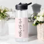 Mutter der Braut Rosa Trinkflasche<br><div class="desc">Mutter der Braut Hochzeitwasserflasche in Rosa und Schwarz. Gut für Hochzeiten, Brautparty, Bachelor Party Probe Dinner. Karo mehr Produkte mit diesem Design in der Kollektion unten.</div>
