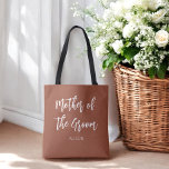 Mutter der Groom Terracotta Brown White Tasche<br><div class="desc">Mutter der Groom Hochzeitstasche in Burnt Orange,  Braun und Weiß/Terracotta. Gut für Bachelor Geschenke Hochzeiten,  Brautparty,  Bachelor Party,  Probe Dinner. Karo mehr Produkte mit diesem Design in der Kollektion unten.</div>