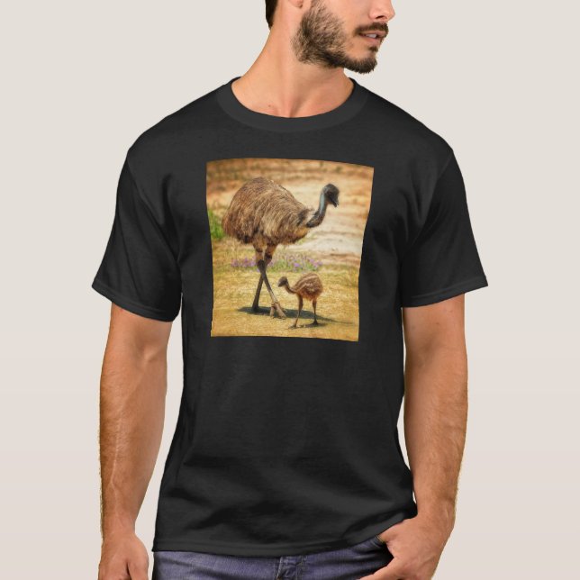 Mutter, die ein Auge auf ihrem Baby behält T-Shirt (Vorderseite)