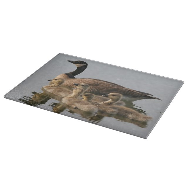 Mutter Gans und ihre Gänschen Schneidebrett (Ecke)