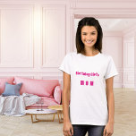 Mutter Geburtstagsmädchen heiß rosa T-Shirt<br><div class="desc">Ein T - Shirt für die Mutter des Geburtstagsmädchens. Anpassen und Hinzufügen von Text. Heiß rosa gefärbter Text.</div>