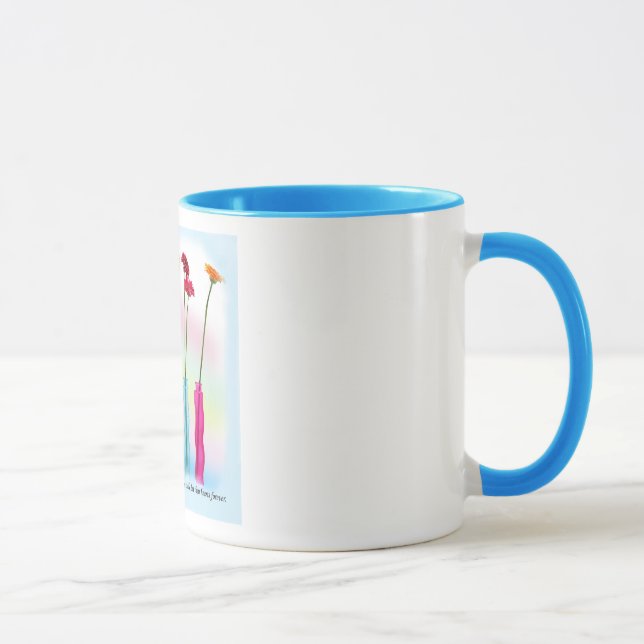 Mutter hält die Hände ihre Kinder Tasse (Rechts)