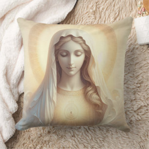 Mutter Mary in sanften weißen Tönen Kissen