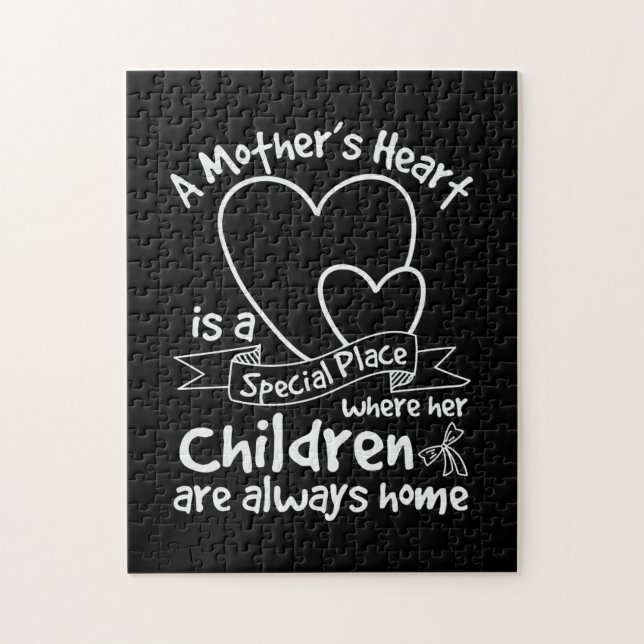 Mutter schenkt Mutter ein Herz (Vertikal)