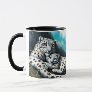 Mutter Schneeleopard und Cub in den Bergen Tasse
