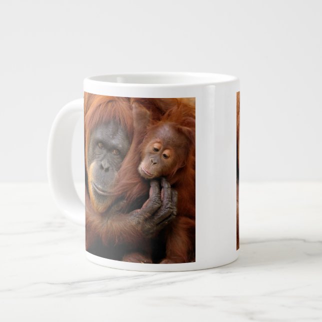 Mutter und Baby Orangutan Jumbo-Tasse (Vorderseite Links)