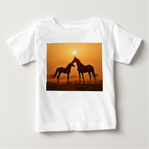 Mutter- und Fohlenpferd Baby T-shirt