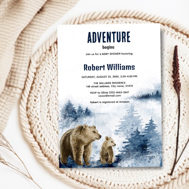 Mutter und Kind tragen Aquarellwald-Einladung Einladung (Watercolor foggy forest blue baby shower invitation )